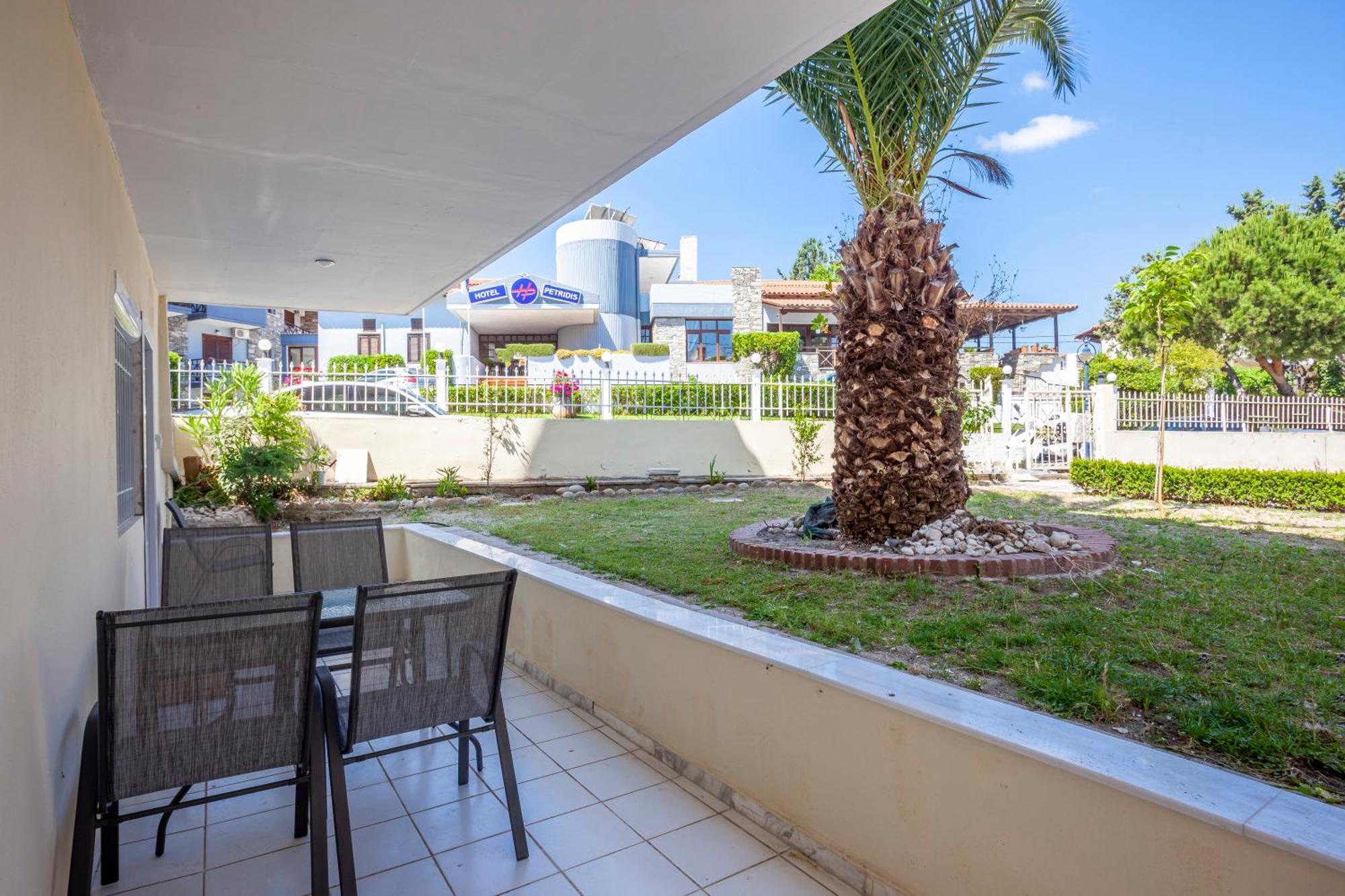 Aris Luxury Apartments Pefkochori Exterior photo