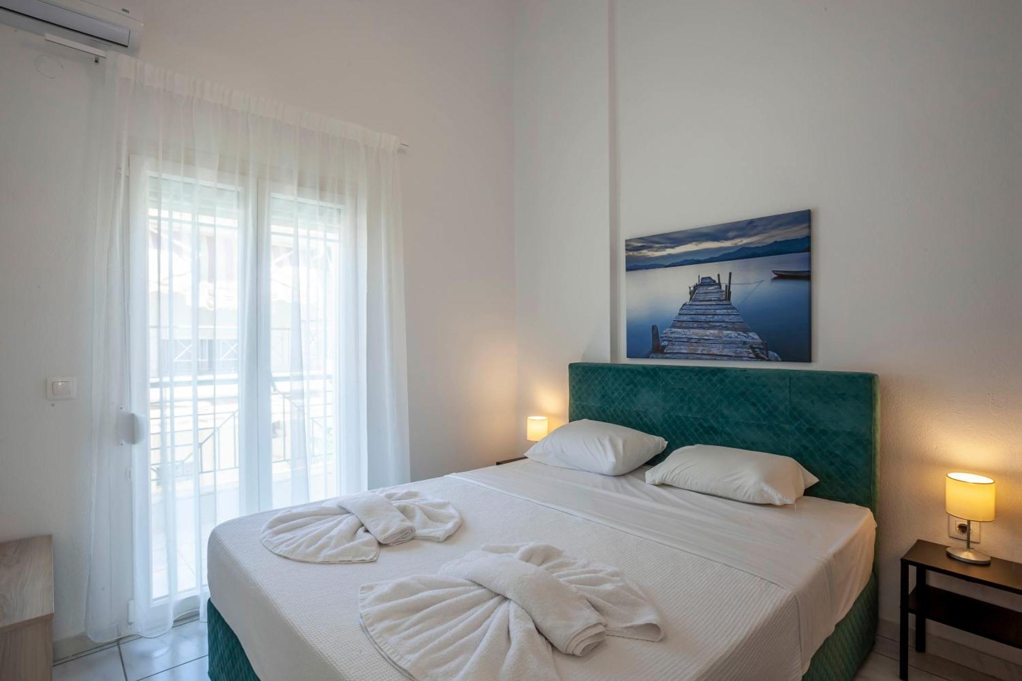 Aris Luxury Apartments Pefkochori Exterior photo