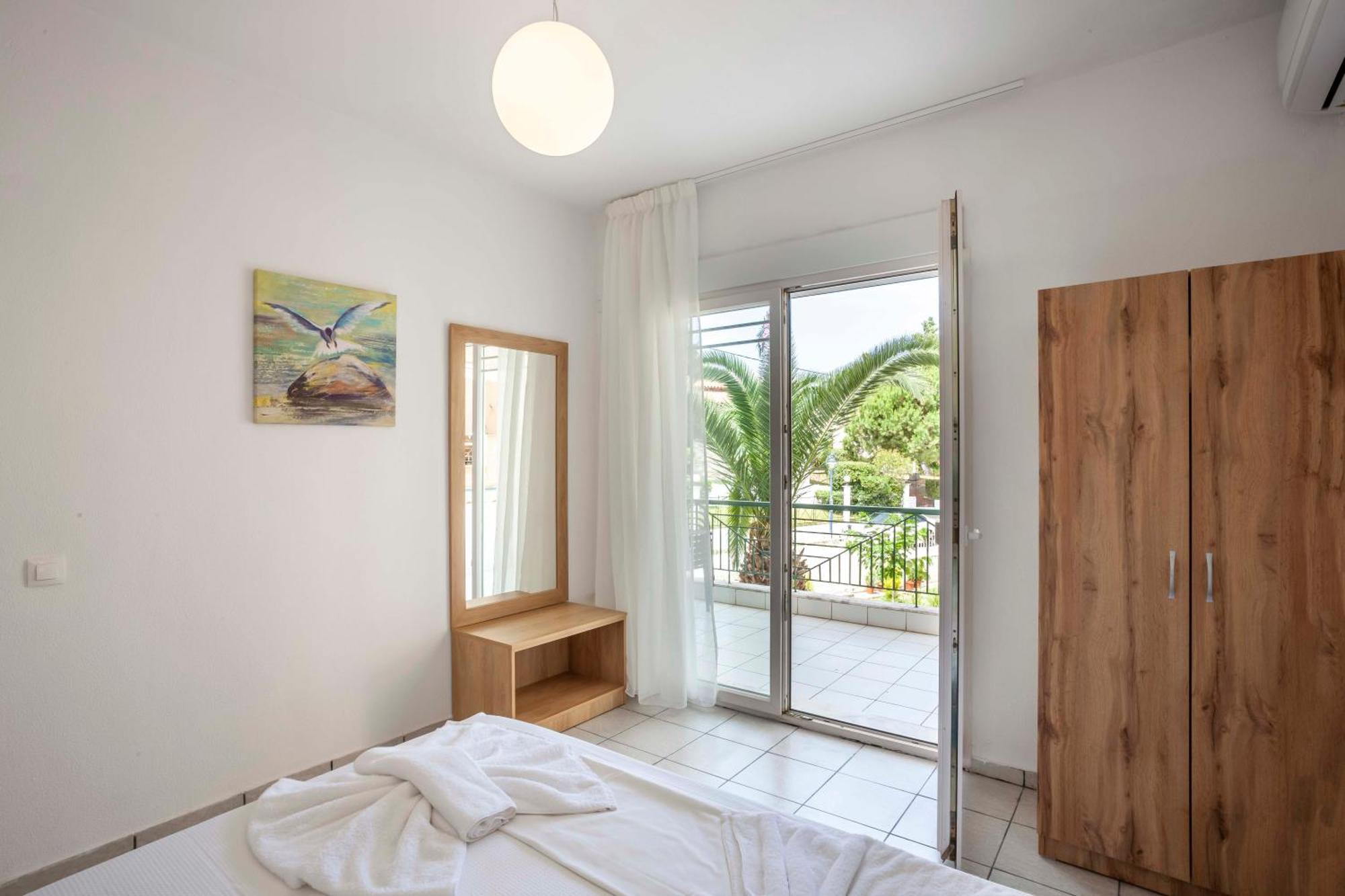 Aris Luxury Apartments Pefkochori Exterior photo